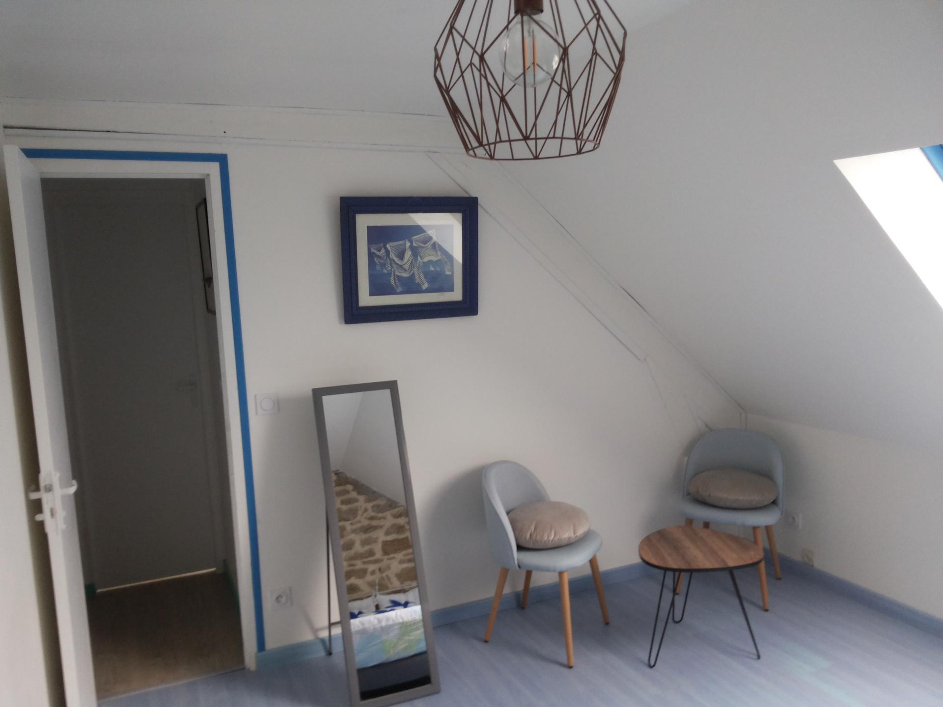 Chambre bleue coté petit Salon 20190428 162651